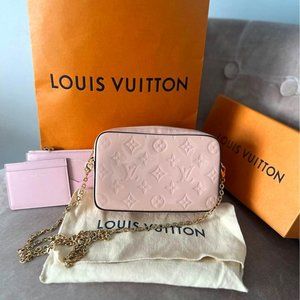 Félicie Pochette by Louis Vuitton: An Elegance in Pastel Pink and Gold